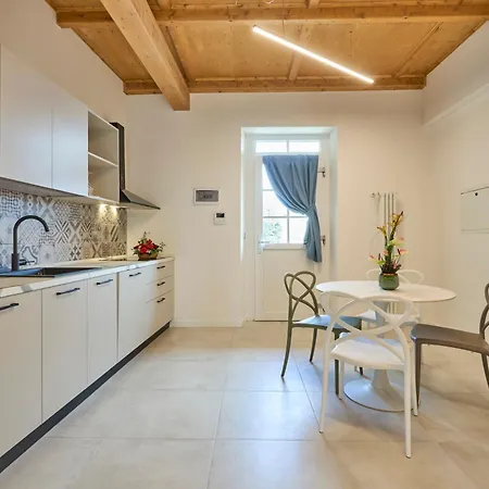 Via Ai Portici Aparthotel 3*