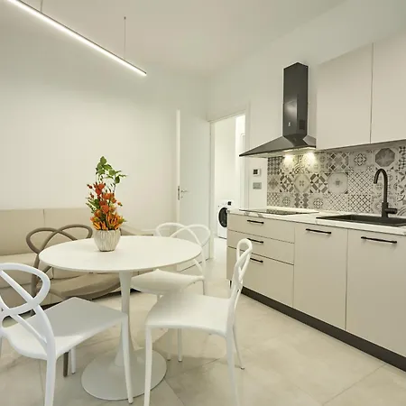 Aparthotel Via Ai Portici 3*