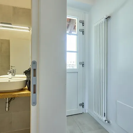 Via Ai Portici