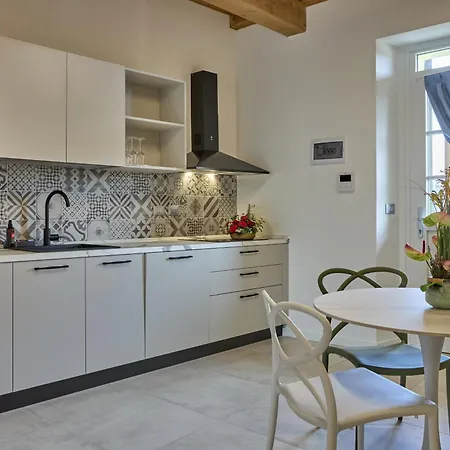 Aparthotel Via Ai Portici 3*