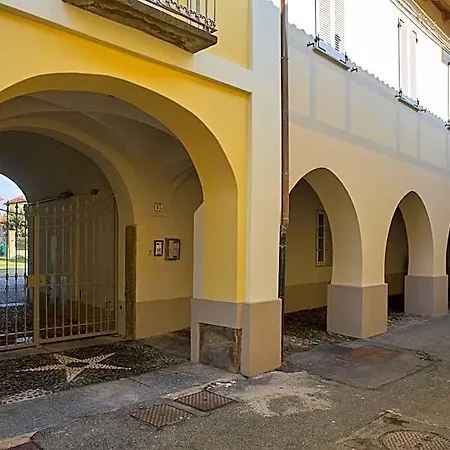 Via Ai Portici 3*