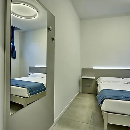 Via Ai Portici מלון דירות 3*