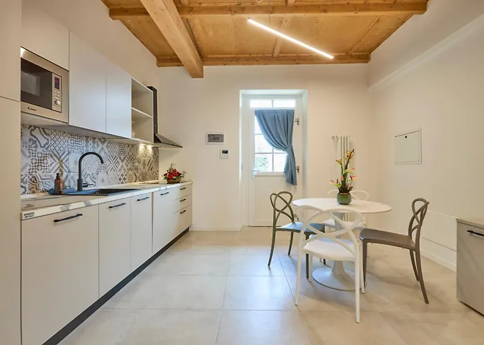 Via Ai Portici Apartmanhotel 3*